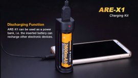 Caricabatterie USB Fenix ARE-X1 + 18650 (2600 mAh)