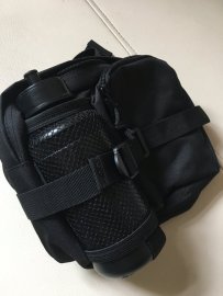 Recensione: Marsupio da cintura con bottiglia Mil-Tec - nero - 1