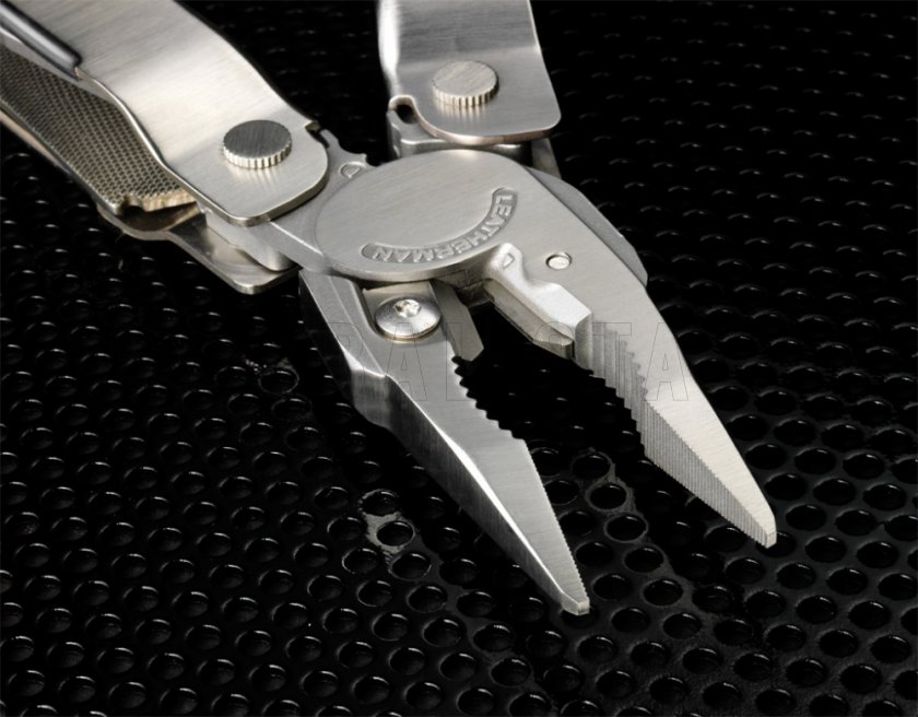 Multiutensile Leatherman Super Tool 300 nero