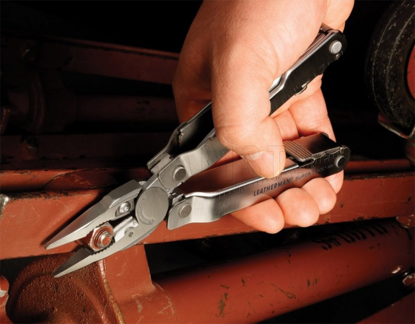 Multiutensile Leatherman Super Tool 300 nero