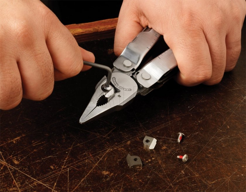 Multiutensile Leatherman Super Tool 300 nero