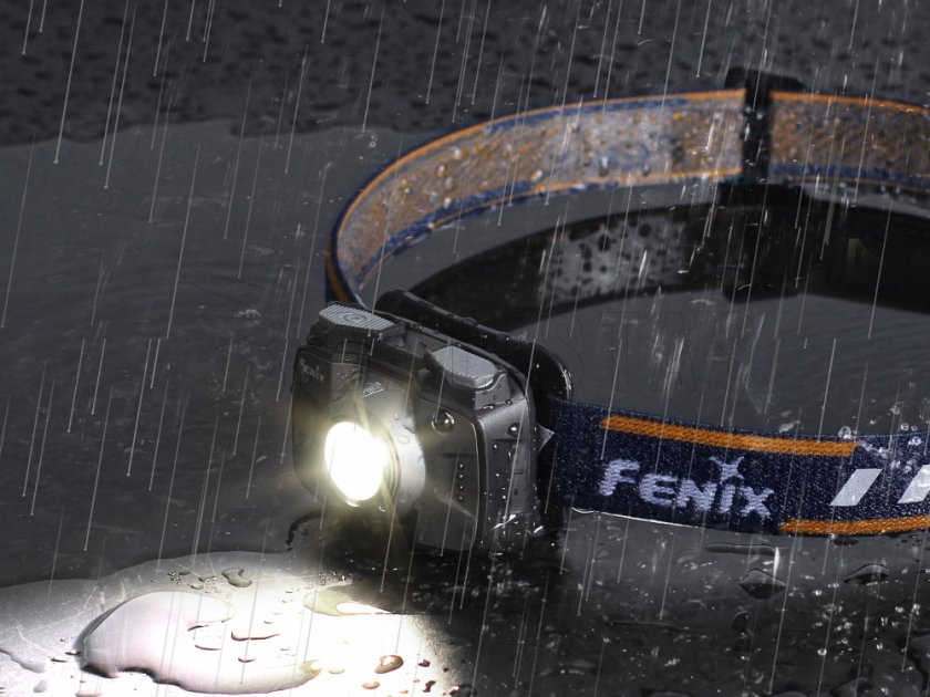 Lampada frontale a diodi Fenix HL32R grigia