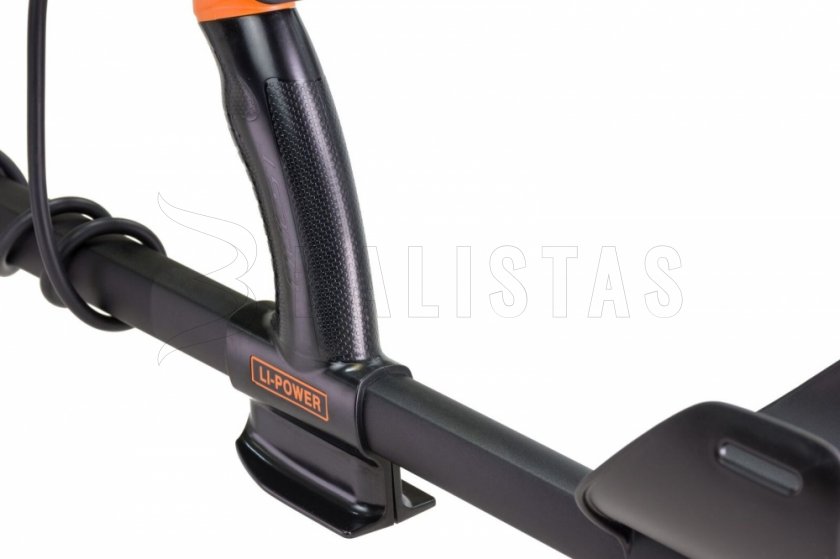 Quest Q40 metal detector