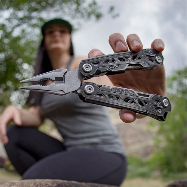 Pinza multifunzione Gerber Truss con fodero
