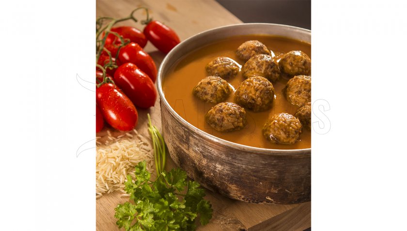 Masové koule con riso basmati e salsa di pomodoro Adventure Menu
