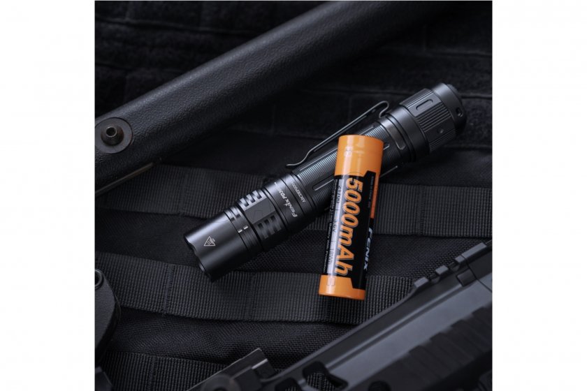 Torcia tattica Fenix PD36R PRO
