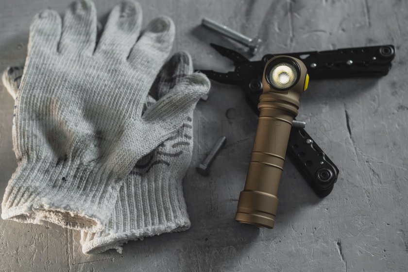 Lampada frontale Armytek Wizard C2 Pro MAX Sand Cold Light
