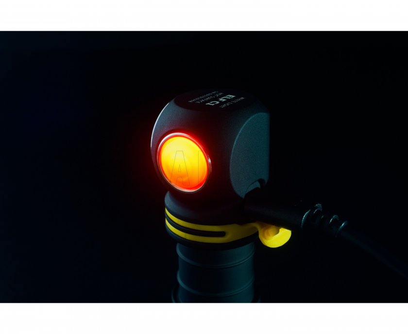 Torcia multifunzione Armytek Elf C1 v2 luce calda