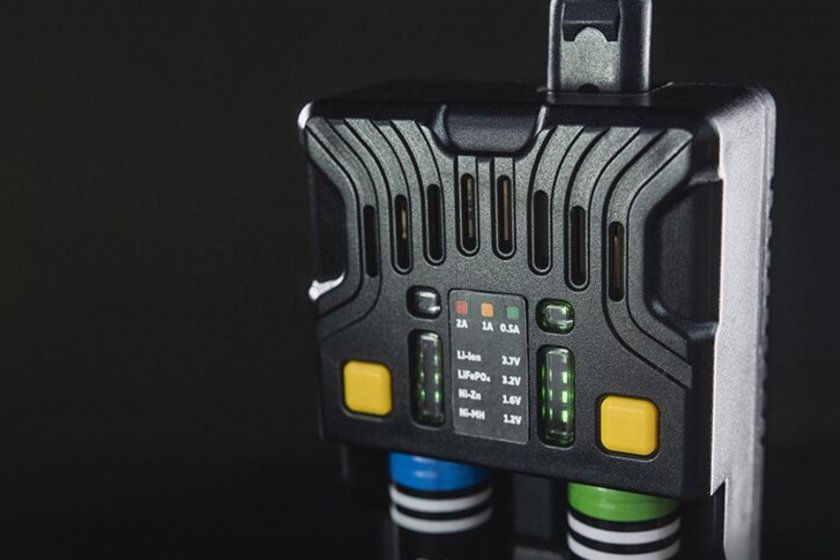 Caricatore Armytek UNI C2 con spina tipo C