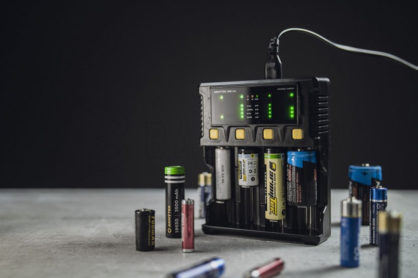 Caricabatterie Armytek UNI C4 plug type C
