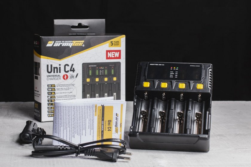 Caricabatterie Armytek UNI C4 plug type C