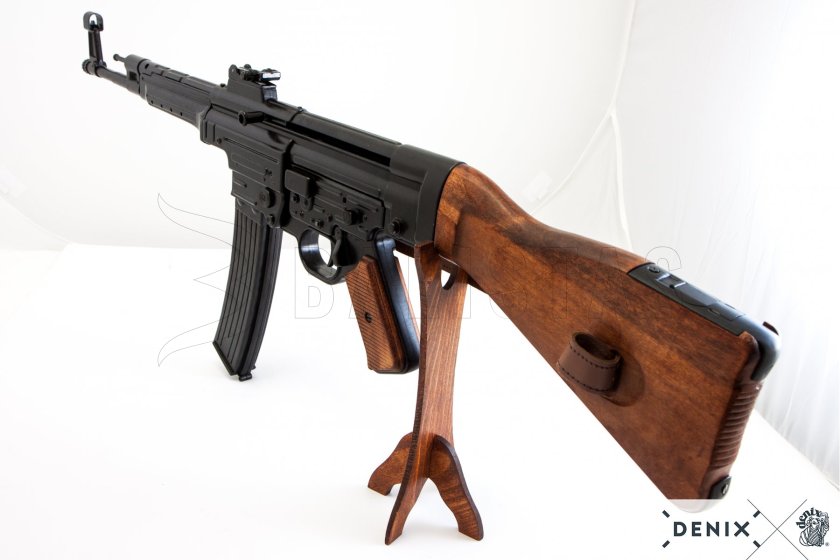 Replica Sturmgewehr 44 con cinghia, Germania 1943 3